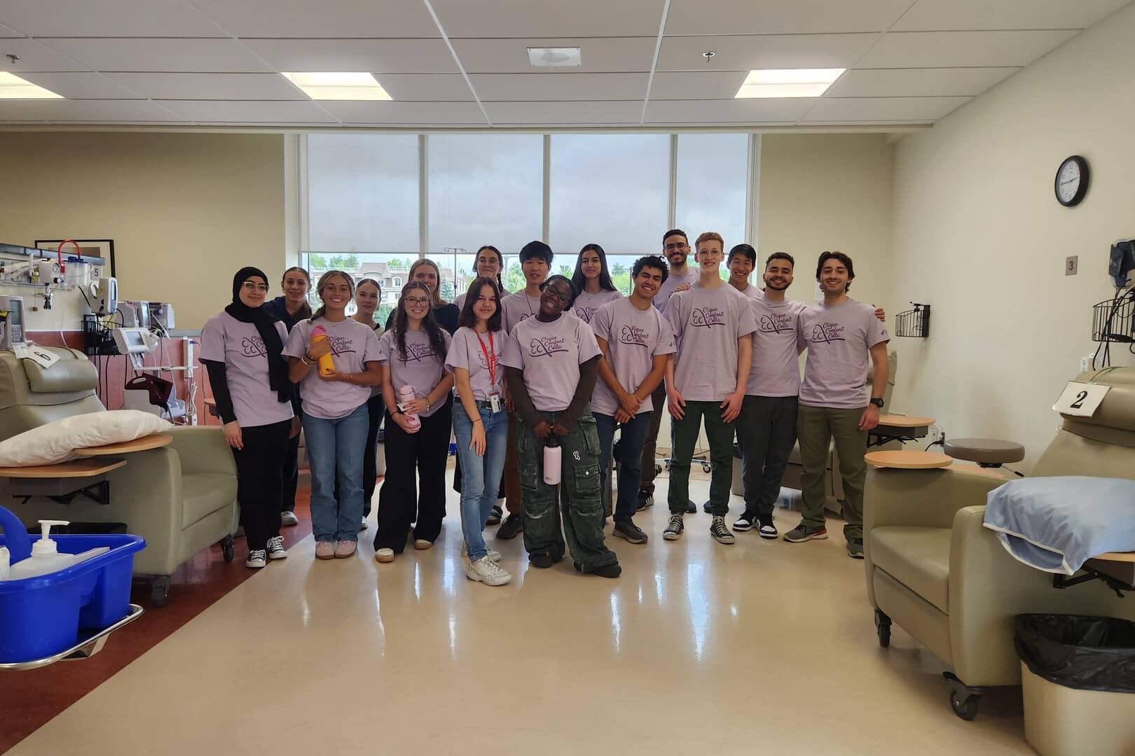 The Coda Comfort Crew volunteers at the Gatineau chemotherapy center